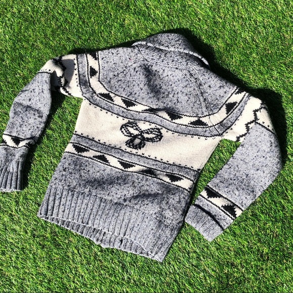 T&A zip up sweater - Picture 6 of 6